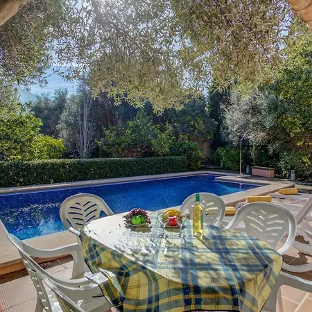 Finca Can Plomer - Typical 3br With Private Pool Ac Set In The Heart Of The Old Tow Pensión Pollensa