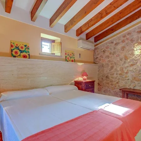 Pensión Finca Can Plomer - Typical 3br With Private Pool Ac Set In The Heart Of The Old Tow Pollensa