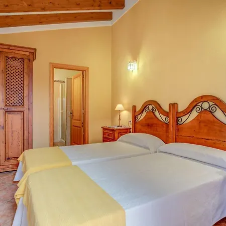 Finca Can Plomer - Typical 3br With Private Pool Ac Set In The Heart Of The Old Tow Pensión
