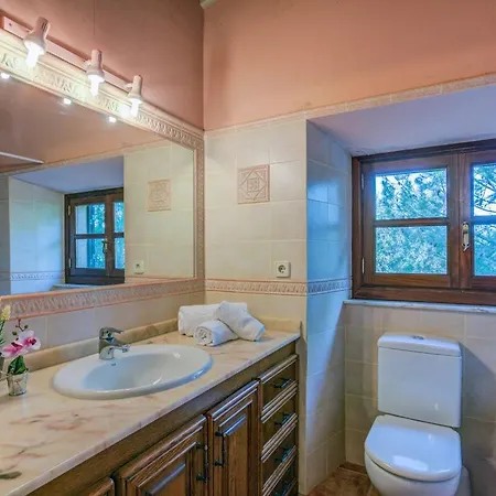 Finca Can Plomer - Typical 3br With Private Pool Ac Set In The Heart Of The Old Tow Pensión Pollensa